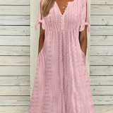Vestido Elegante con Escote en V y Detalle Hueco